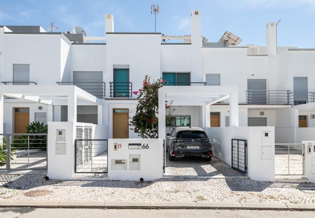  à Vila Nova de Cacela - Moradia V3 a 100m da praia by ALGARVEMANTA (24V3)