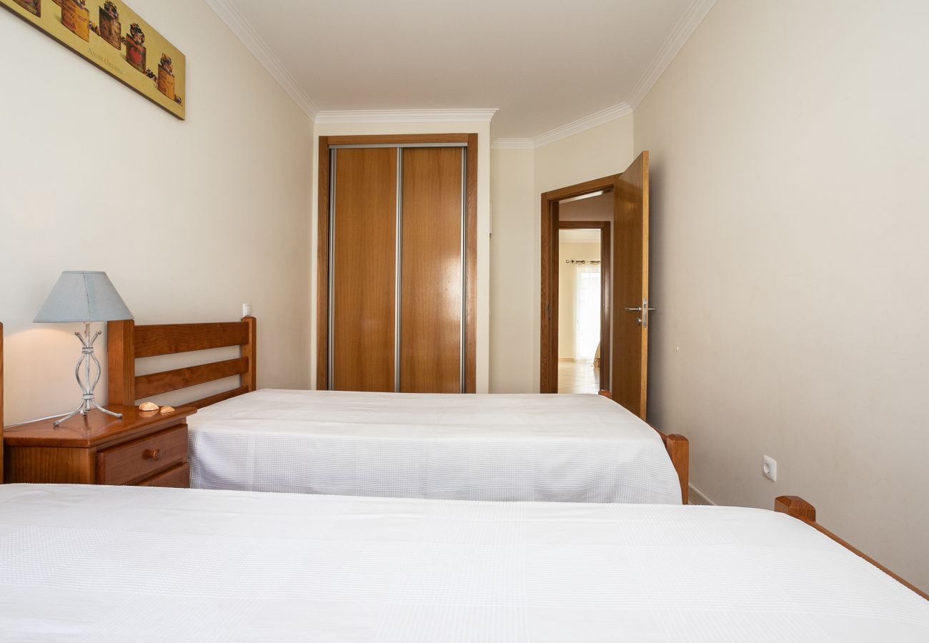 Villa à Manta Rota - Maison de 4 chambres avec patio, barbecue et climatisation par AlgarveManta (11V4)