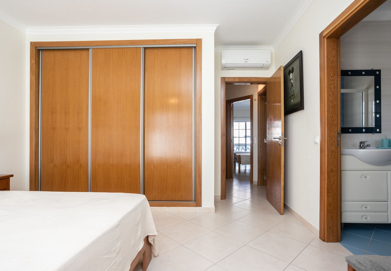 Villa à Manta Rota - Maison de 4 chambres avec patio, barbecue et climatisation par AlgarveManta (11V4)