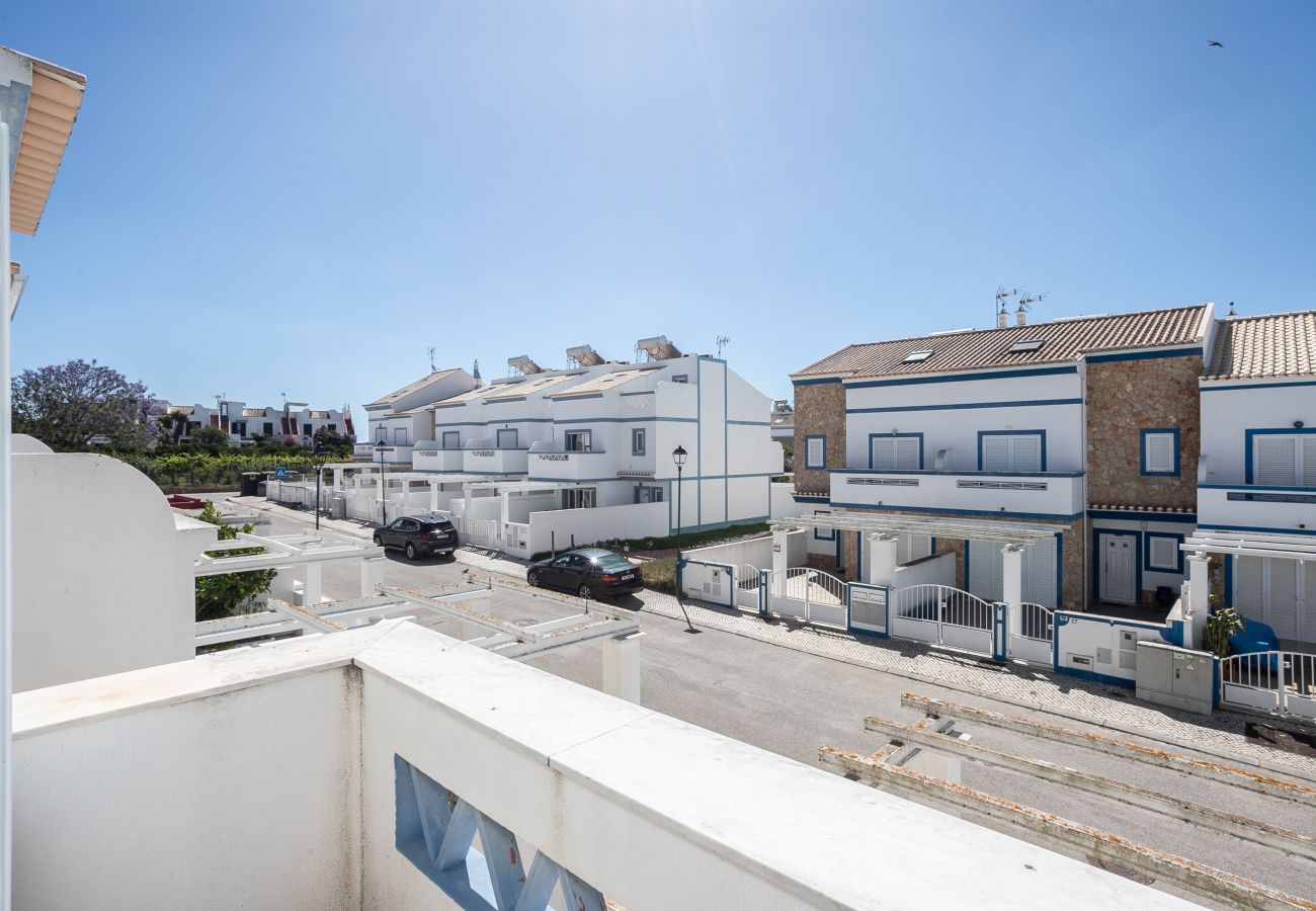 Villa à Manta Rota - Maison de 4 chambres avec patio, barbecue et climatisation par AlgarveManta (11V4)