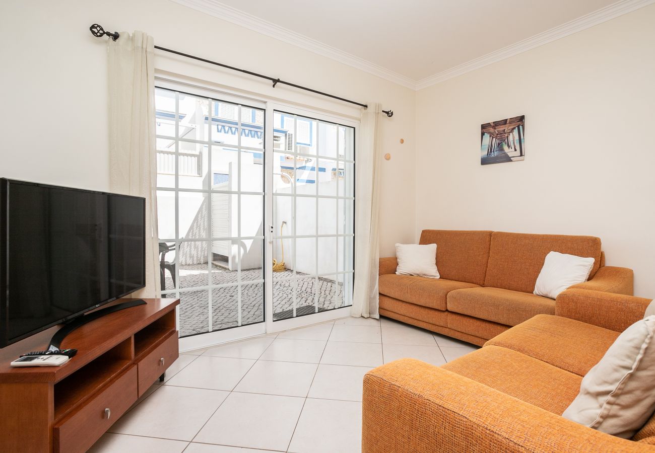 Villa à Manta Rota - Maison de 4 chambres avec patio, barbecue et climatisation par AlgarveManta (11V4)
