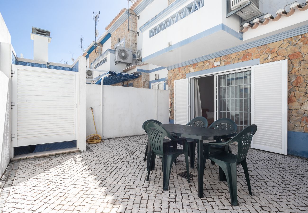 Villa à Manta Rota - Maison de 4 chambres avec patio, barbecue et climatisation par AlgarveManta (11V4)